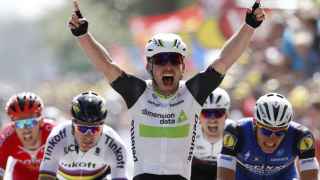 Cavendish celebra su victoria en la primera etapa del Tour.
