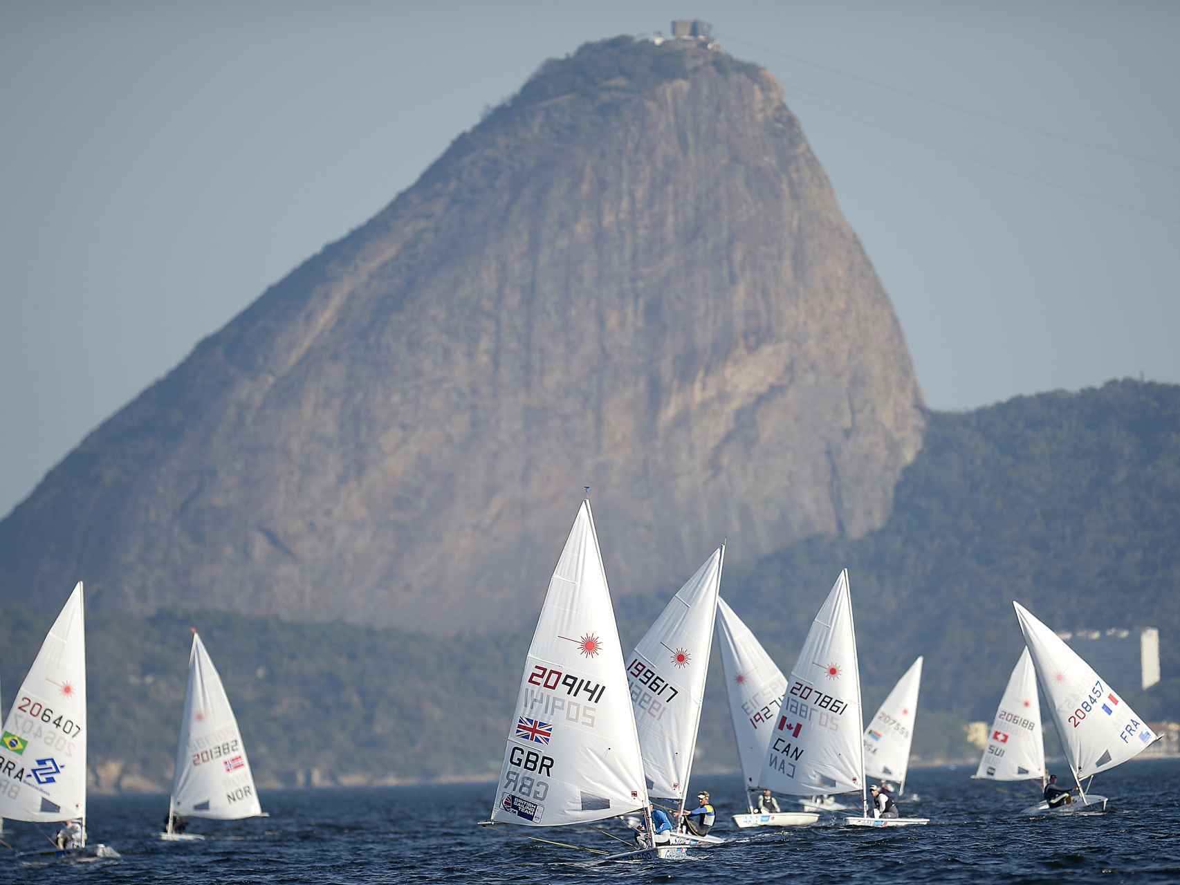 La Bahía de Guanabara acoge una competición de vela.