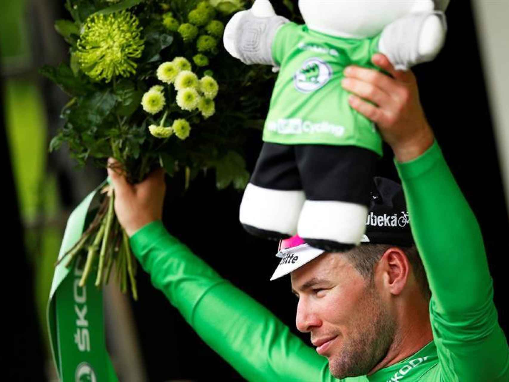 Cavendish celebra su victoria en el Tour de Francia.