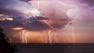 Más de 6.600 rayos cayeron ayer sobre la Península y Baleares por las tormentas