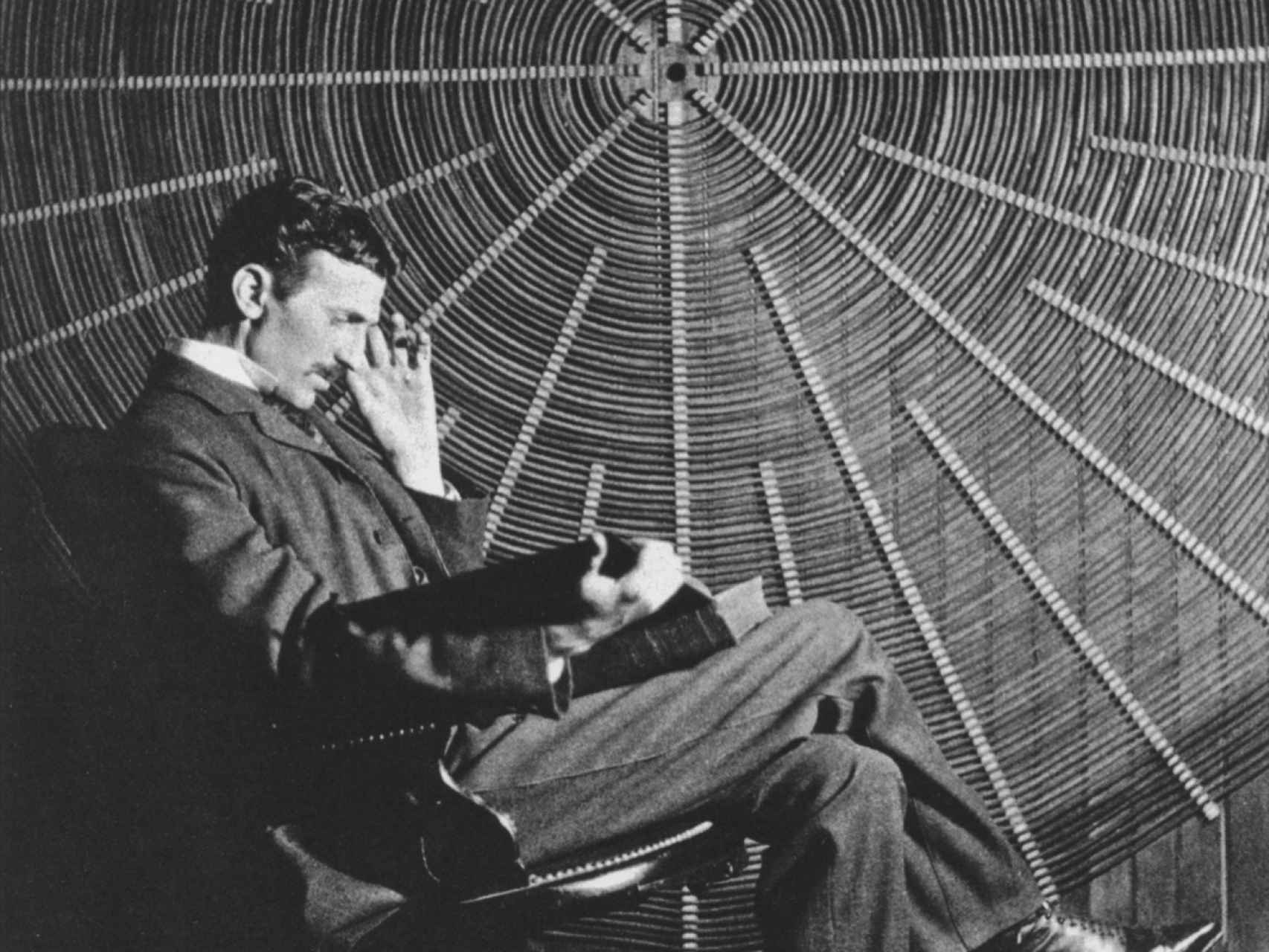 Nikolas Tesla (1856-1943).