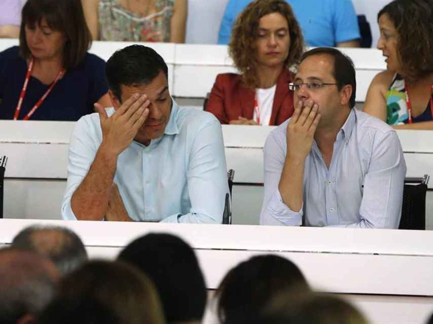 Pedro Sánchez junto a César Luena en el Comité Federal del PSOE