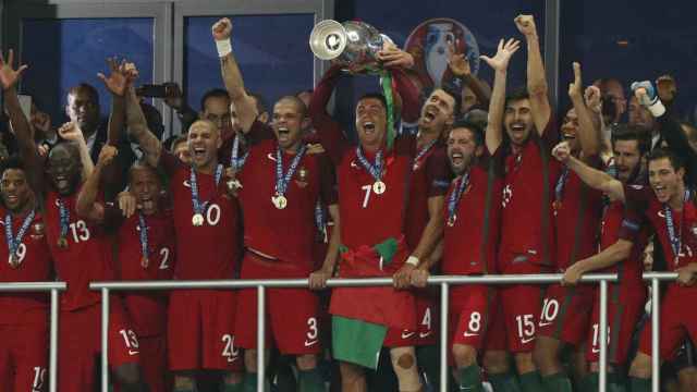 Portugal le regala la Euro a Ronaldo