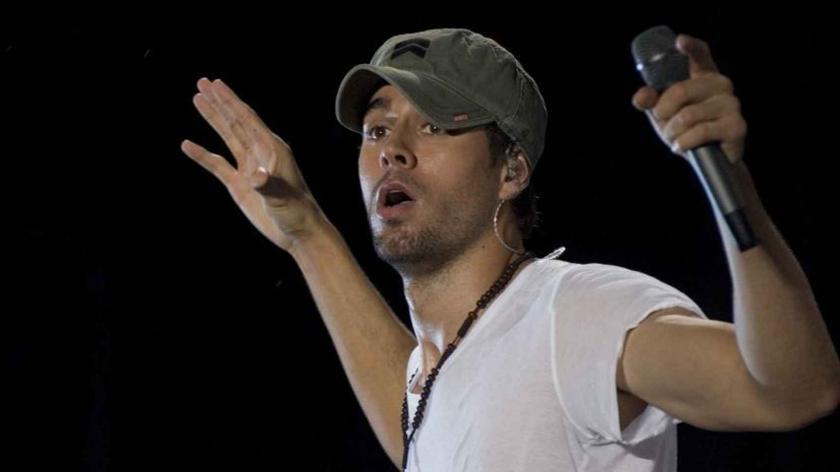 El cantante Enrique Iglesias durante una actuación.