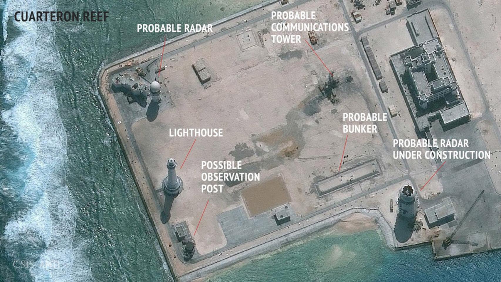 Instalaciones militares en el arrecife Cuarteron, en las islas Spratly.
