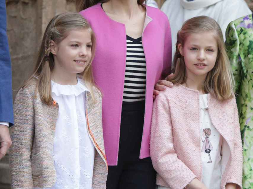 La reina Letizia con sus hijas, Leonor y Sofía