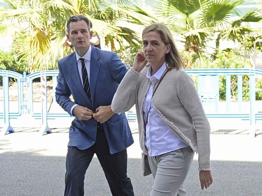 Cristina e Iñaki Urdangarín entrando a los juzgados de Palma de Mallorca