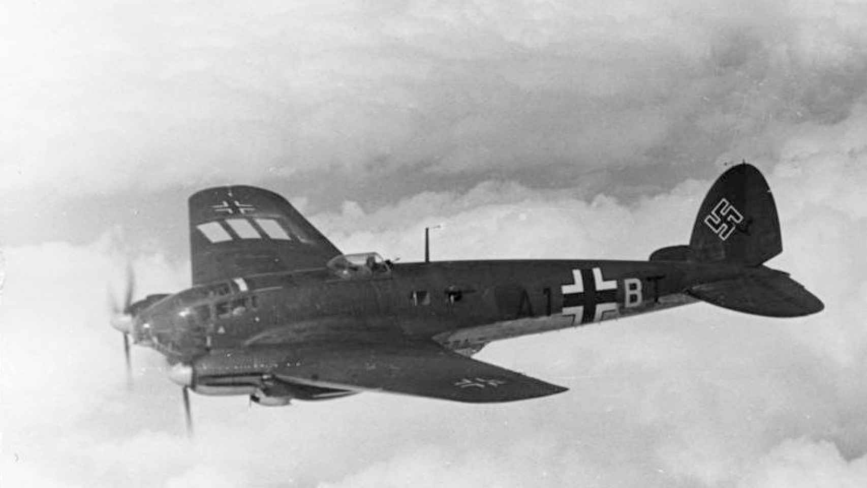 Este avión, principal protagonista de los primeros bombardeos a ciudades en la Segunda Guerra Mundial, se estrena en España.