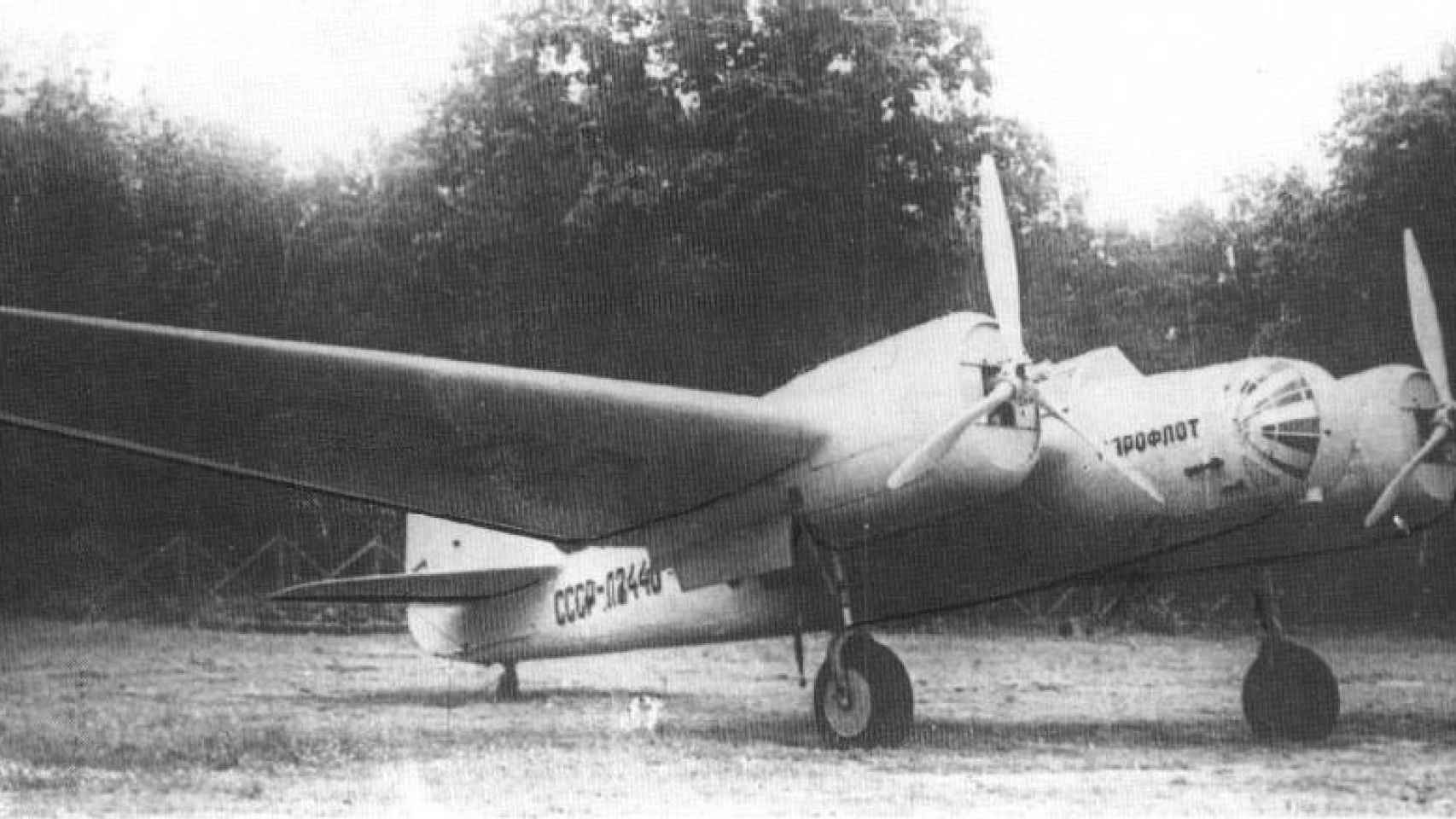 Los soviéticos también perfeccionan su avión de bombardeo en España.