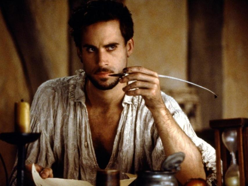 Joseph Fiennes en la película 'Shakespeare in love' interpretando al escritor.