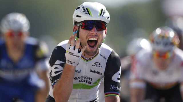 Cavendish celebra su cuarta victoria de etapa.