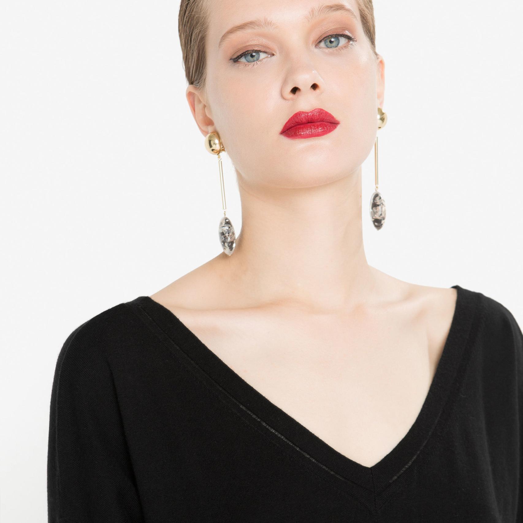 Pendientes geométricos de Uterqüe, 39€.