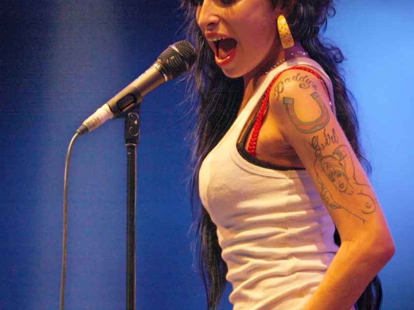 Amy Winehouse en un concierto.
