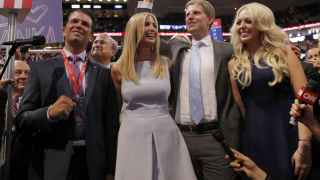 Los hijos de Trump celebran la confirmación de su padre como candidato republicano.