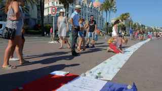 Homenaje a las víctimas de la masacre de Niza.