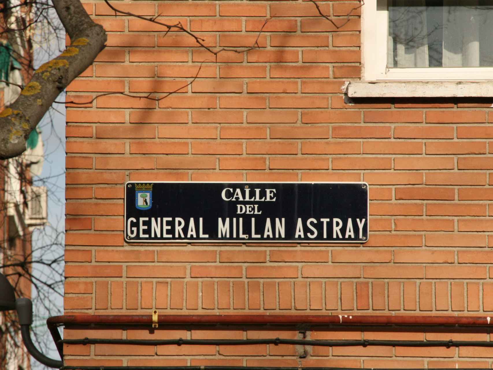Placa de la Calle General Millán Astray en Madrid.
