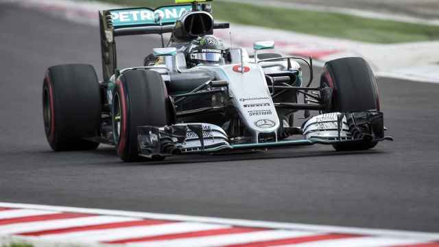 Rosberg consigue la pole en Hungría