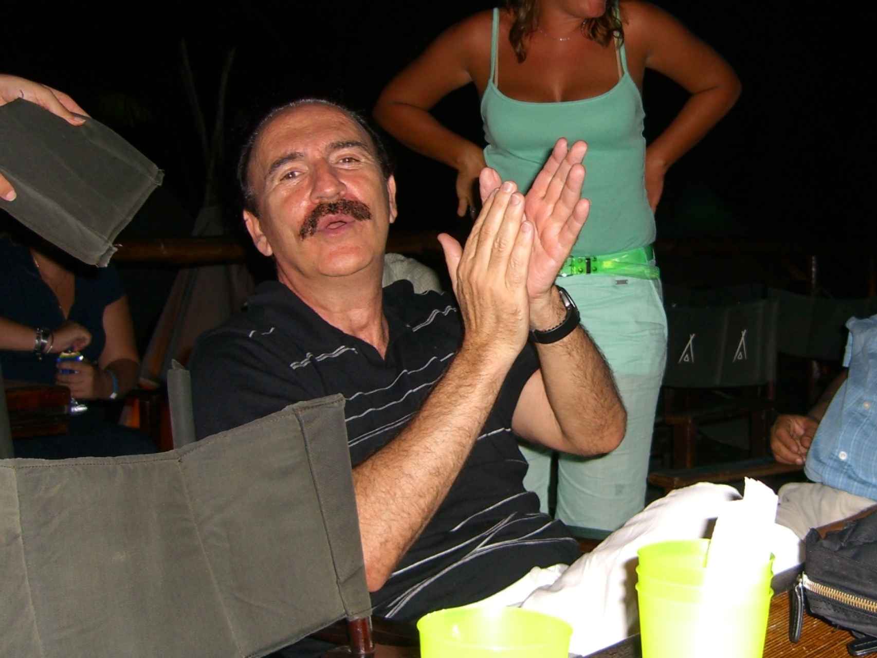 Carlos Llorca, durante una de sus fiestas en su casa de Isla Margarita.