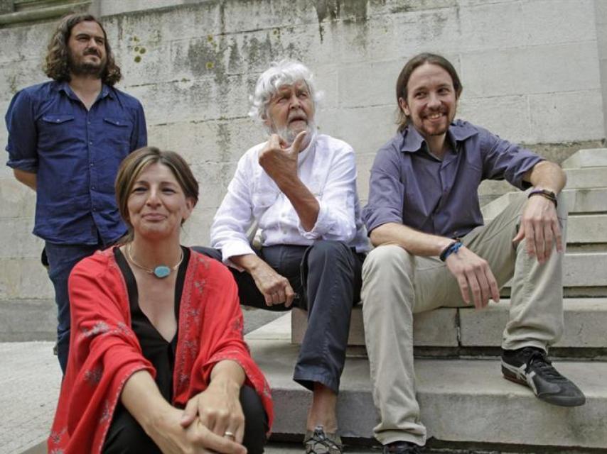 Pablo Iglesias junto a algunos líderes de la confluencia En Marea