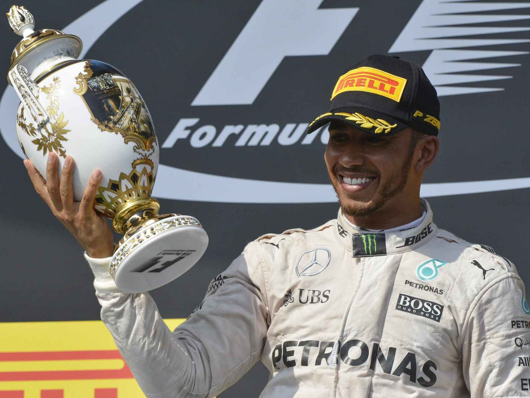 Lewis Hamilton celebra su victoria en el GP de Hungría.