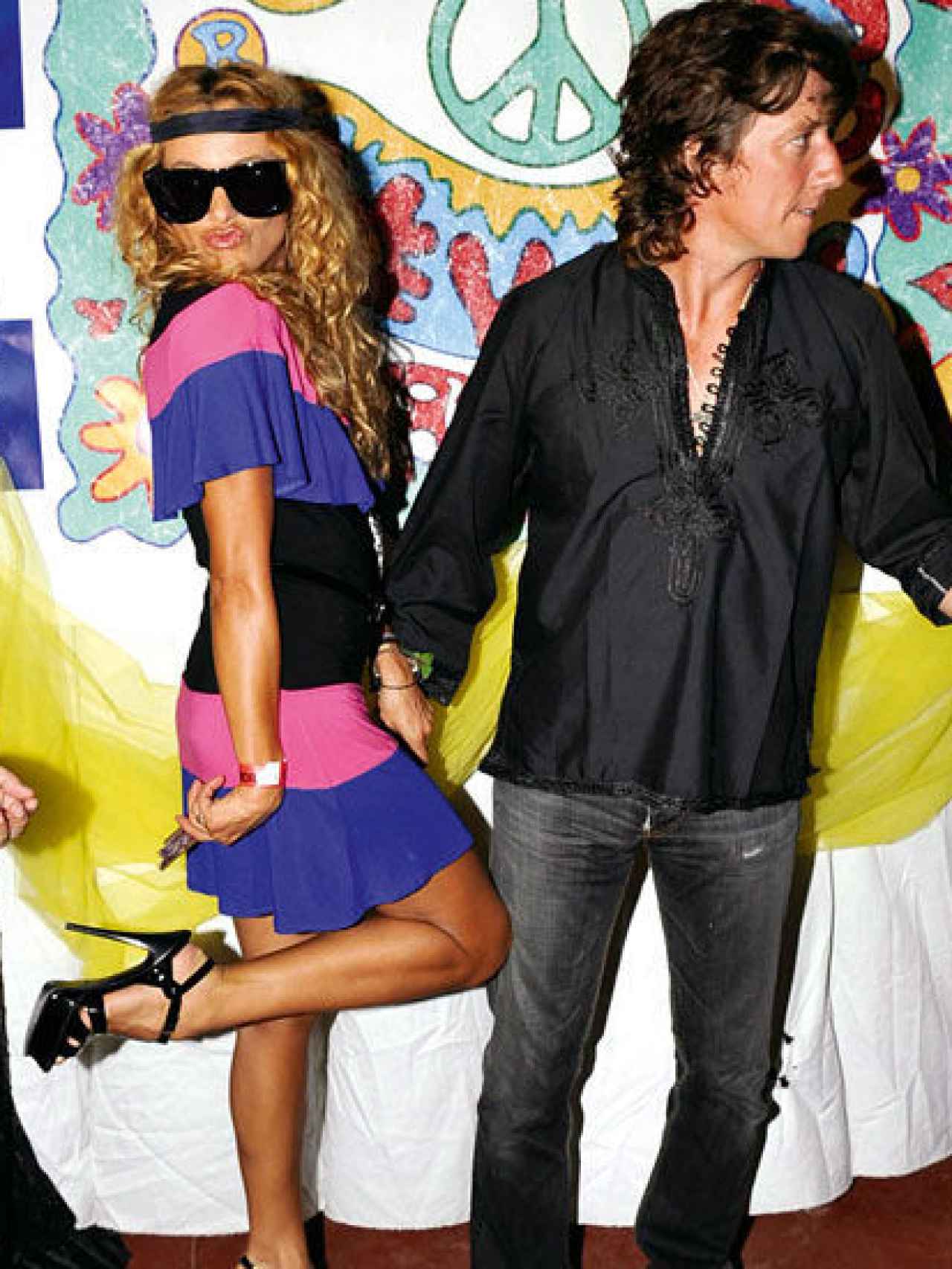 La cantante mexicana estuvo en todas las fiestas hippies de Ibiza durante su romance con Colate.