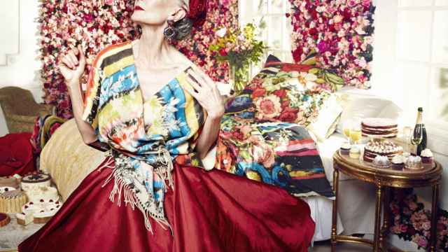 Alicia Borrás aporta un toque de madurez y elegancia a la colección primavera-verano 2016 de la firma Desigual.