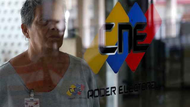 El Consejo Nacional Electoral de Venezuela rige en el proceso del referéndum contra Maduro.