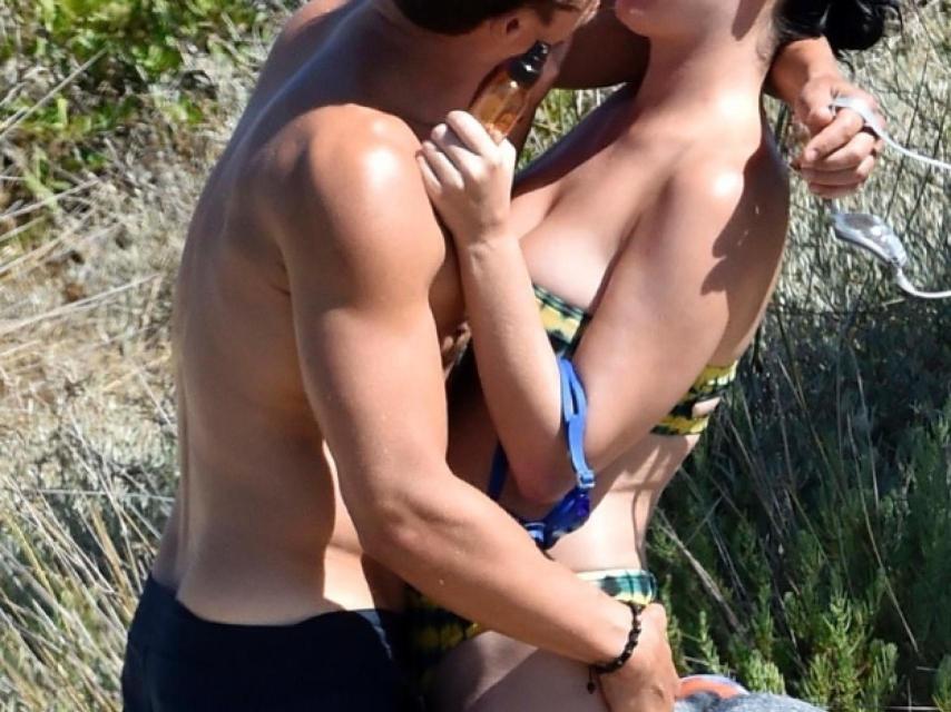 Orlando Bloom, pillado desnudo con Katy Perry en la playa