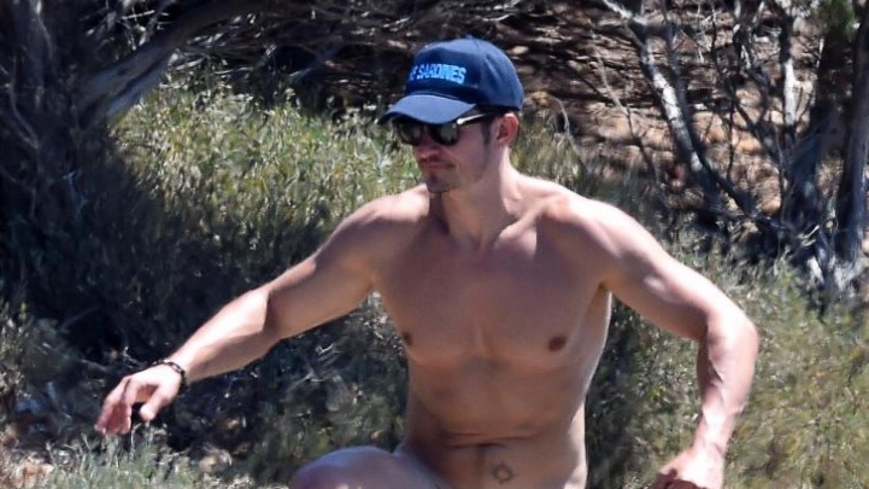 Orlando Bloom, pillado desnudo con Katy Perry en la playa