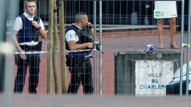 Un hombre ataca con un machete a dos mujeres policía en  Charleroi al grito de Alá es grande