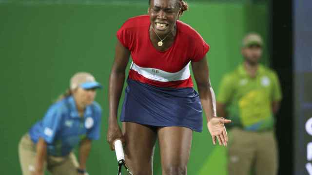 Las Williams, rumbo al oro en dobles: Venus cae ante Flipkens en primera ronda