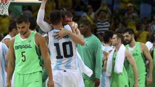 Los argentinos celebran la victoria ante Brasil.