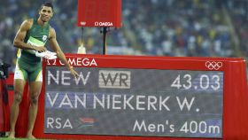 Van Niekerk inmortaliza su impresionante marca.