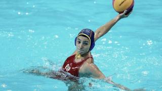 Un partido de España de waterpolo femenino.