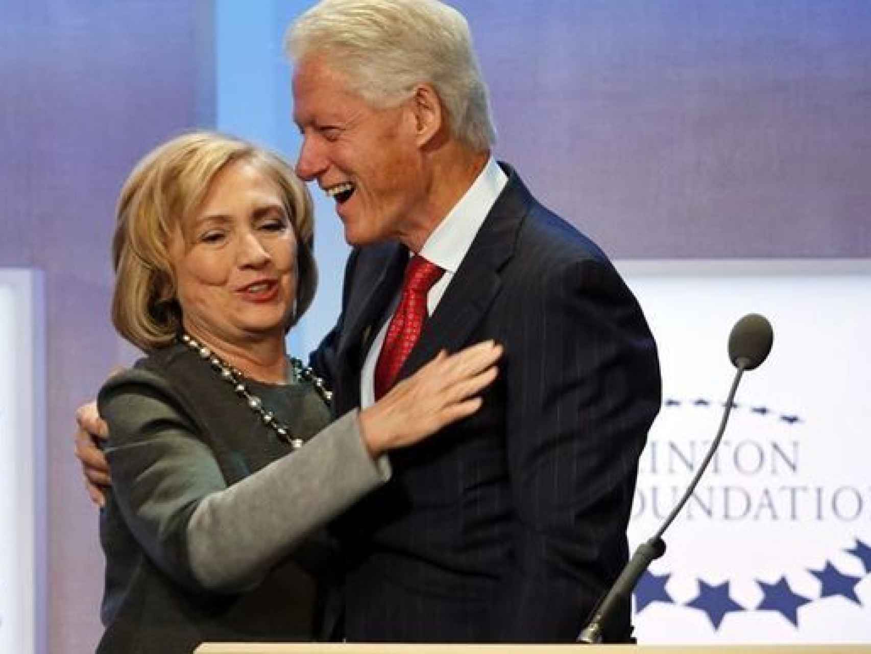 Bill Clinton junto a su mujer Hillary.
