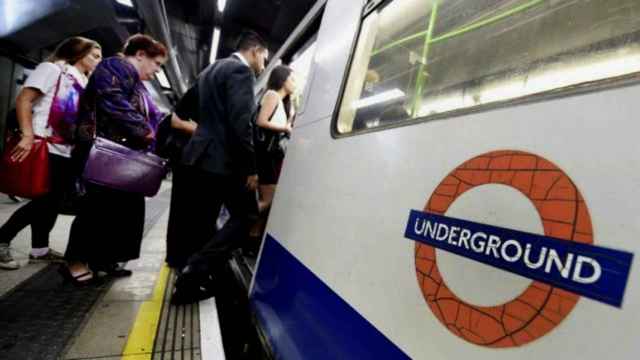 Londres, economía nocturna: su metro de noche creará 2.000 empleos