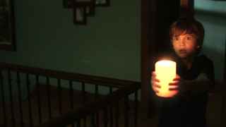 Una de las polémicas imágenes del trailer de 'Nunca apagues la luz'.