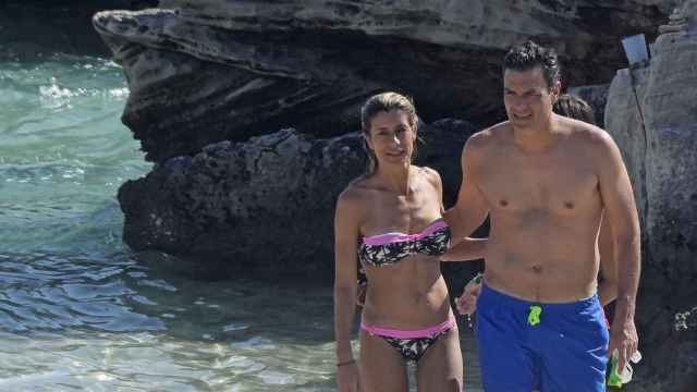 Pedro Sánchez y Begoña Gómez disfrutan de una escapada a Ibiza con sus hijas.