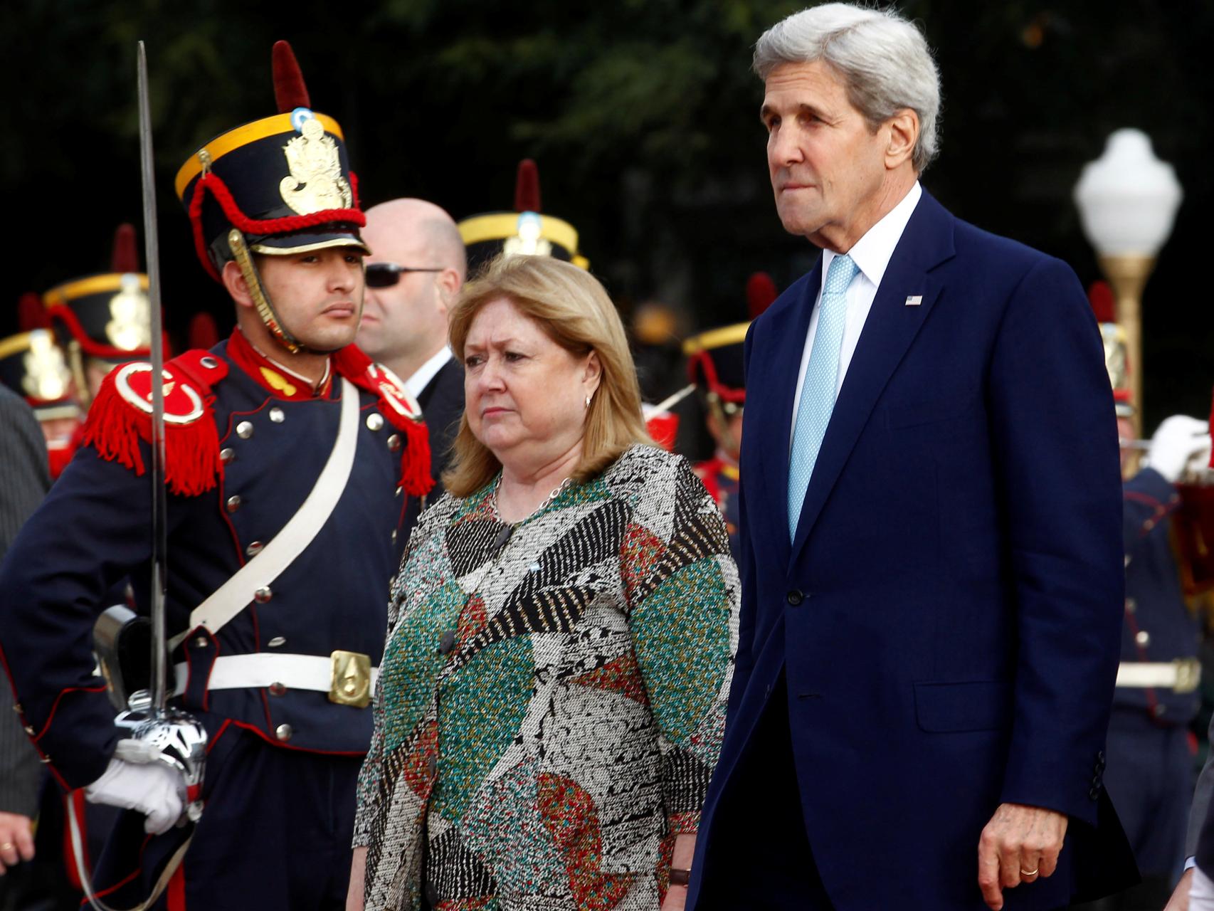Malcorra en Buenos Aires con el secretario de Estado de EEUU, John Kerry,