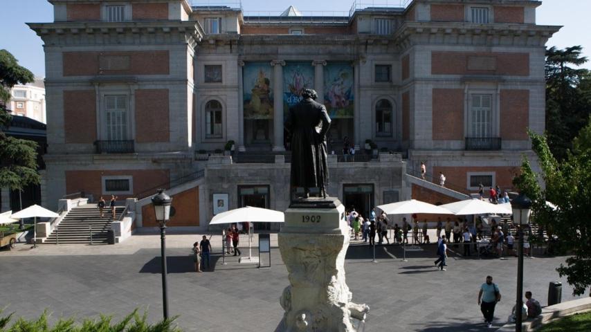 Fachada norte del Museo del Prado, entrada Goya, donde ha aparecido la grieta.