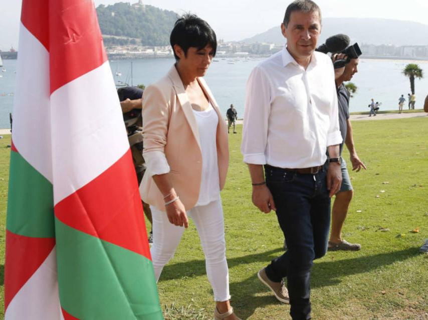 Maddalen Iriarte y Arnaldo Otegi en una imagen reciente.