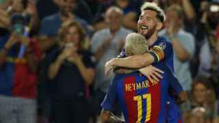 Messi y Neymar celebran un gol ante el Celtic.