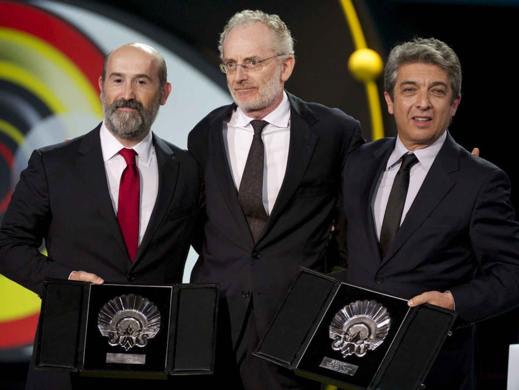 Ricardo Darín y Javier Cámara recogen el premio el año pasado.