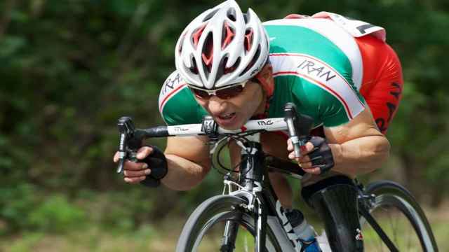 El ciclista iraní Bahman Golbarnezhad en una prueba