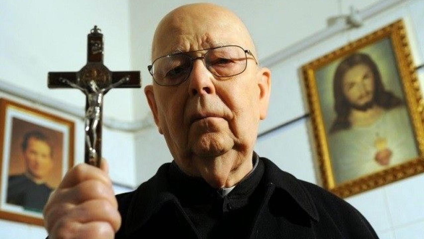 El exorcista del Vaticano que se enfrentó  veces a Satanás