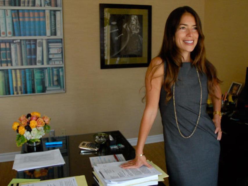 Laura Wasser posa para una entrevista a la CNN.