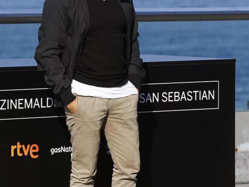 Juan Antonio Bayona posa en San Sebastián.