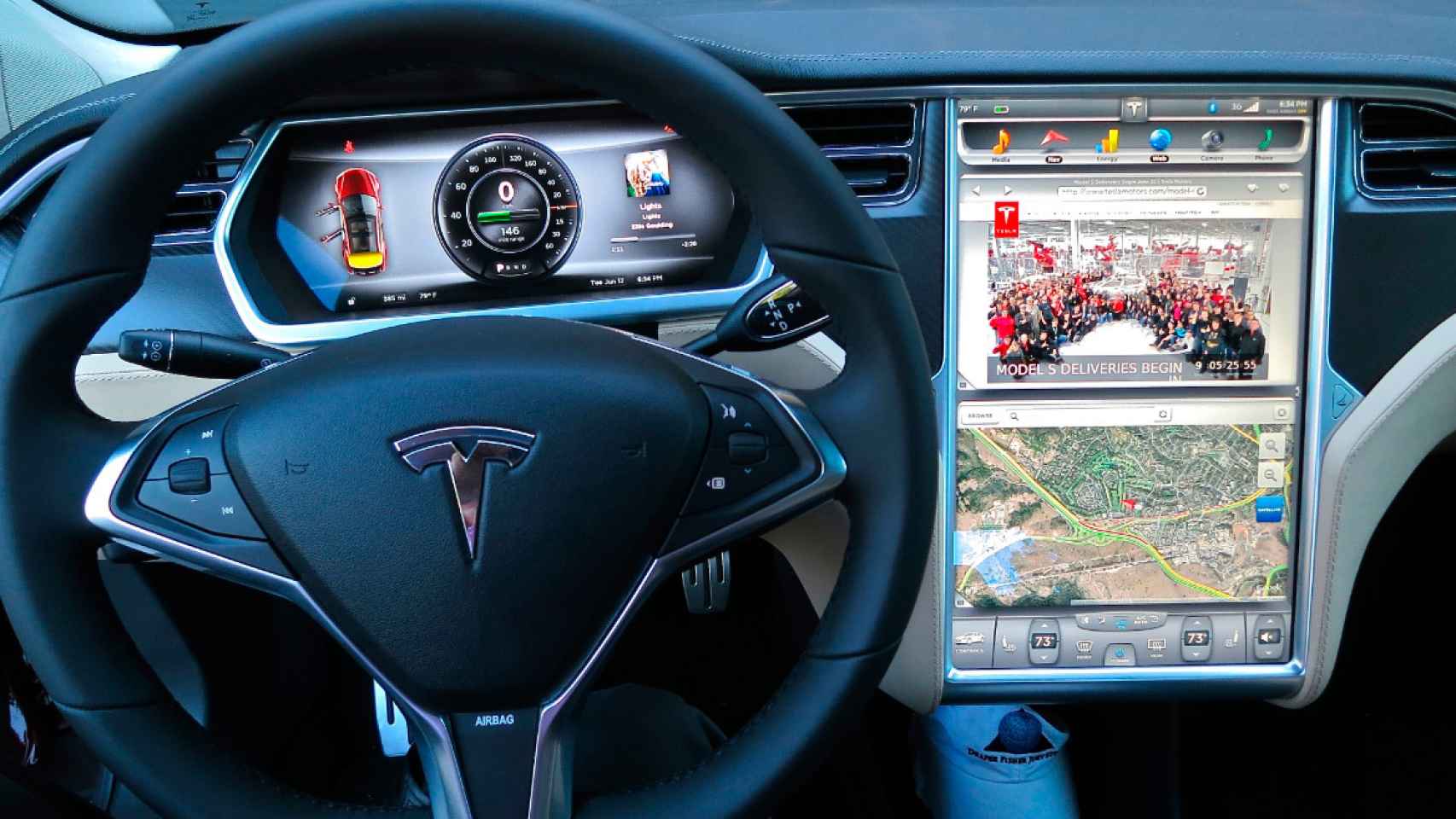 Interior del Tesla Model S, uno de los modelos rebajados