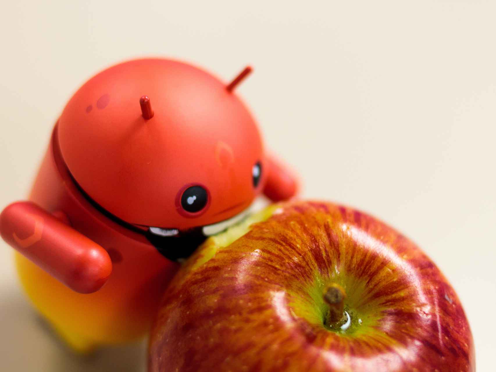 El androide se come a la manzana, pero no solo: hay decenas de marcas que plantan cara a Apple