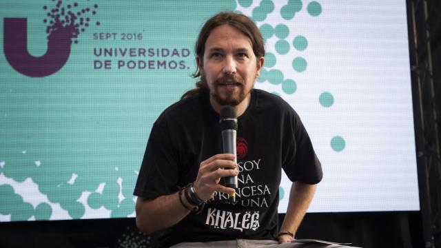 Pablo Iglesias, este domingo con una camiseta que hace referencia a Juego de Tronos.